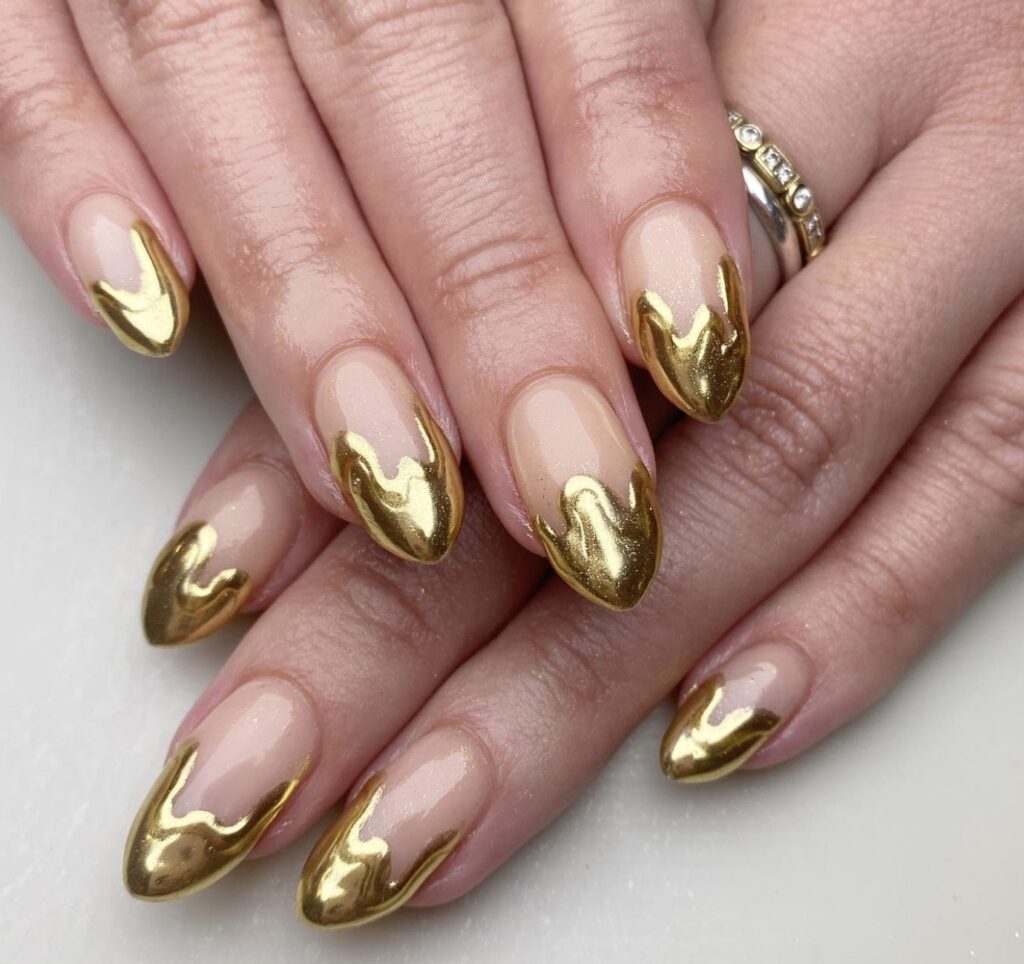 Gold Mob Wife Nails